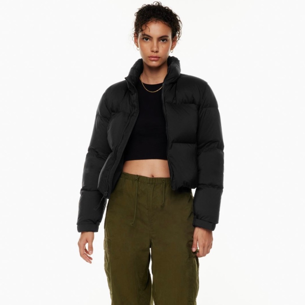 Aritzia TNA Mega Puff Short - Black - size M